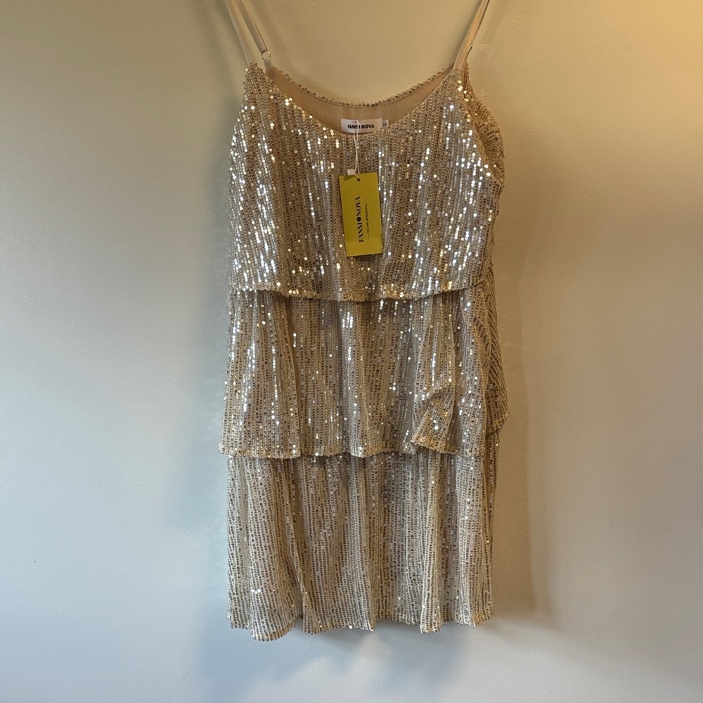 fansi nova Shimmering Champagne Tiered Mini Dress sz L NWT - Picture 2 of 7